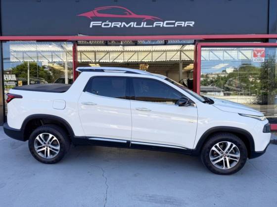 FIAT TORO 2.0 16V TURBO DIESEL VOLCANO 4WD AT9 FIAT TORO 2.0 16V TURBO DIESEL VOLCANO 4WD AT9